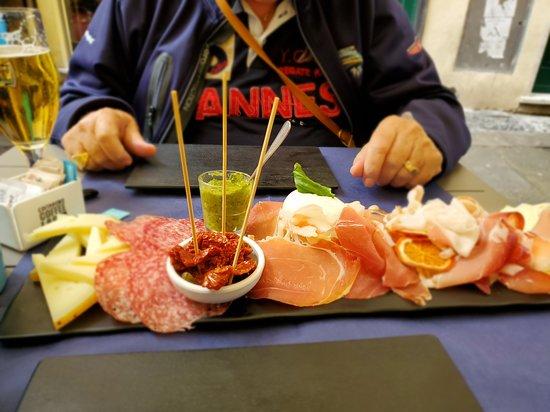 La Balena Blu Wine & Food